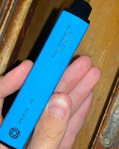 ELUX LEGEND 3500 Puffs